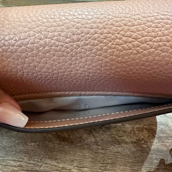 Tory Burch Crossbody Bag. Pebbled Leather. New with Tags - Picture 9 of 11